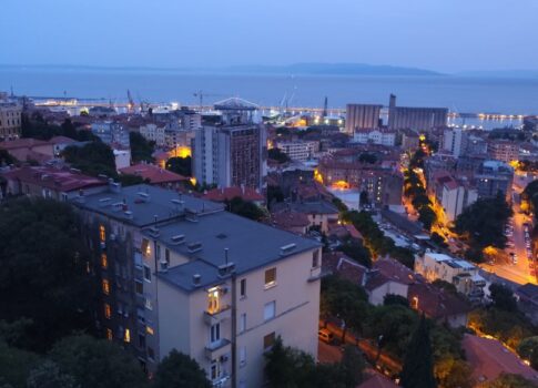 RIJEKA, BELVEDER - gyönyörű apartman tengerre néző kilátással