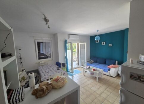 NOVI VINODOLSKI - 50 m2-es apartman, 300 méterre a tengertől