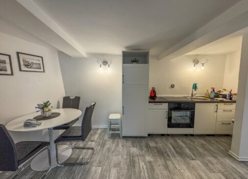OPATIJA, IKA - lehetőség - gyönyörű apartman terasszal, tengerre néző kilátással és parkolóhellyel