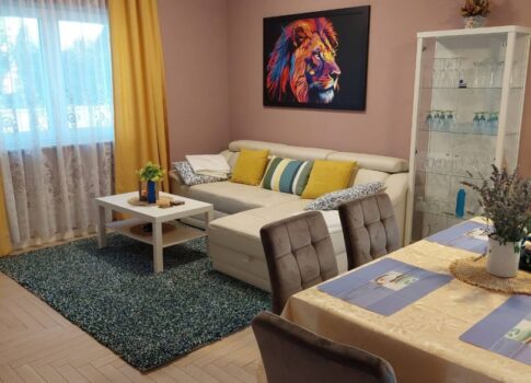 ISZTRIA, NOVIGRAD - Szép ikerház a központ közelében