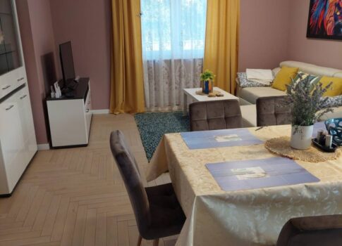 ISZTRIA, NOVIGRAD - Szép ikerház a központ közelében