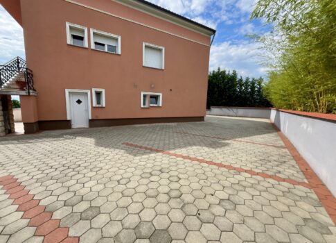 OPATIJA, MATULJI - Több lakóegységgel rendelkező ház tengerre néző kilátással - kiváló befektetési lehetőség!