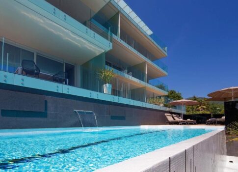 OPATIJA, KÖZPONT - luxus apartman egy új épületben medencével, kilátással, közel a tengerhez és Abbáziához