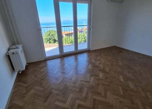 RIJEKA,KRIMEJA - bútorozott két hálószobás lakás