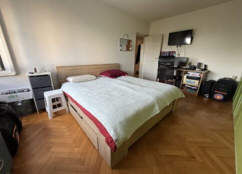 RIJEKA, PODMURVICE - Délkeleti apartman erkéllyel, zöldövezetben és parkolóval