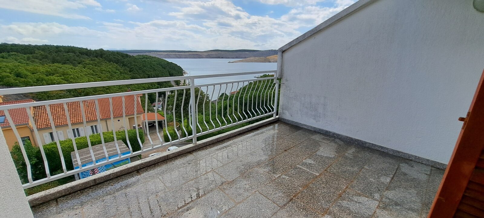 CRIKVENICA, JADRANOVO - Gyönyörű apartman, mindössze 150 méterre a tengertől