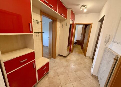 VIŠKOVO, MARINIĆI - 2 HÁLÓSZOBA + NAPPALI, 74 m2 - GARÁZS ÉS KILÁTÁS!
