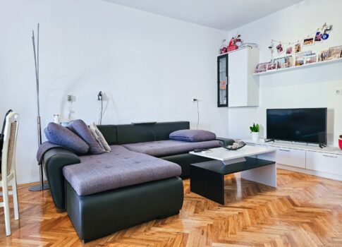 KRK SZIGET, KRK VÁROS - Családi apartman 74 m2, jó helyen