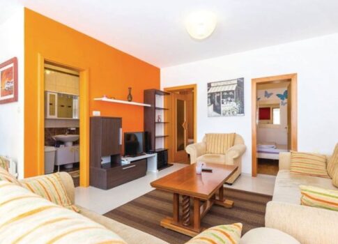 KOSTRENA, GLAVANI - Két apartman nagy terasszal és parkolóhellyel