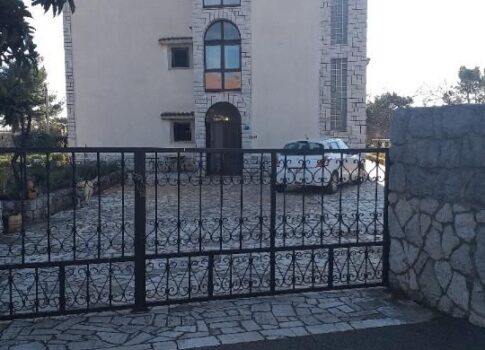RIJEKA, PEHLIN - Ház terasszal, kertre és tengerre néző kilátással