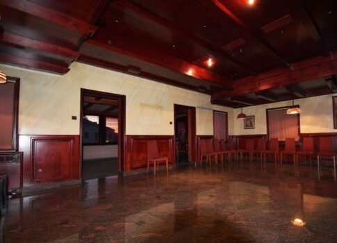 VIŠKOVO - üzlethelyiségek, kávézó, pizzéria, étterem