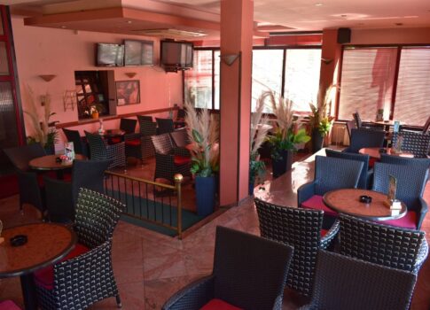 VIŠKOVO - üzlethelyiségek, kávézó, pizzéria, étterem