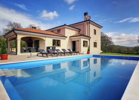 ISZTRIA, ROVINJ - gyönyörű ház idilli környezetben!