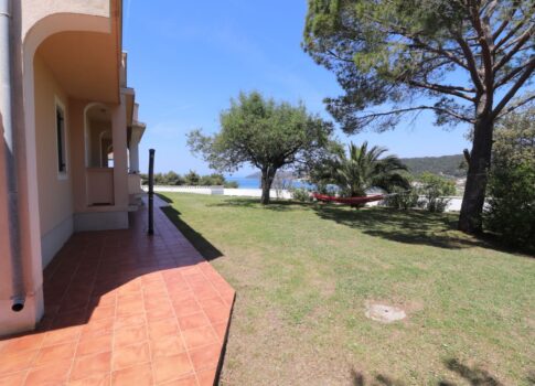 RAB SZIGET, SUPETARSKA DRAGA - Apartmanház remek helyen