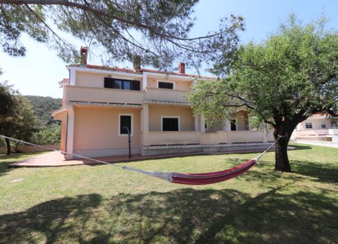 RAB SZIGET, SUPETARSKA DRAGA - Gyönyörű villa medencével, remek helyen