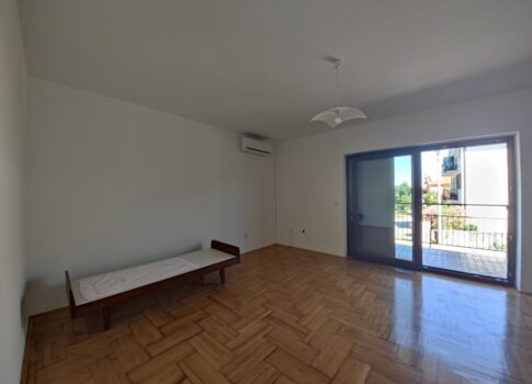 KRK SZIGET, NJIVICE - Egy hálószobás apartman nagy nappalival