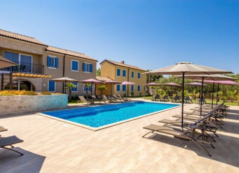 ISZTRIA, POREČ - Apartmankomplexum a tenger közelében