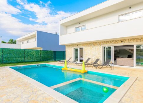 Isztria, JURŠIĆI - Minőségi új épület Juršićiben