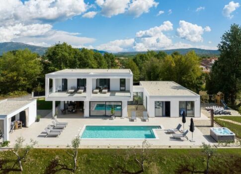 ISZTRIA, LABIN - luxusvilla fűtött medencével és wellness-részleggel Kelet-Isztria szívében