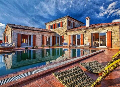 ISZTRIA, SVETVINČENAT - Kővilla úszómedencével, bányakörnyezetben