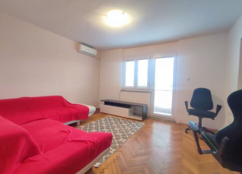 ISZTRIA, PULA - 2BR+DB apartman az épület 3. emeletén