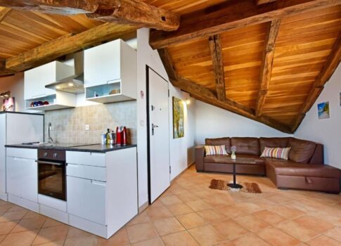 ISZTRIA, POREČ - Kétszobás apartman tengerre néző kilátással