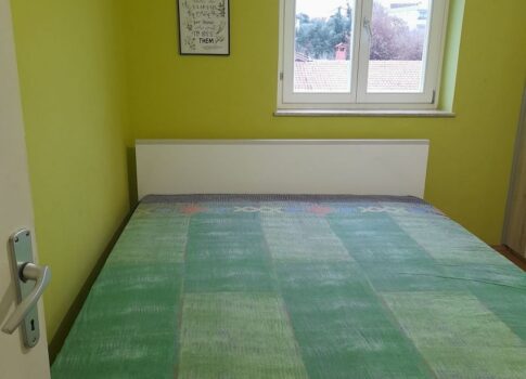 ISZTRIA, POREČ - Kétszobás apartman az 1. emeleten, 1500 méterre a tengertől