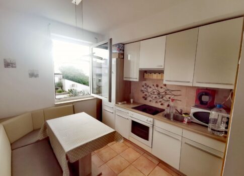 KRK SZIGET, NJIVICE - Két apartman tengerre néző kilátással