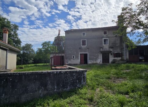 ISZTRIA, LABIN - Tágas birtok 3 házzal és 18 500 m2 telekkel