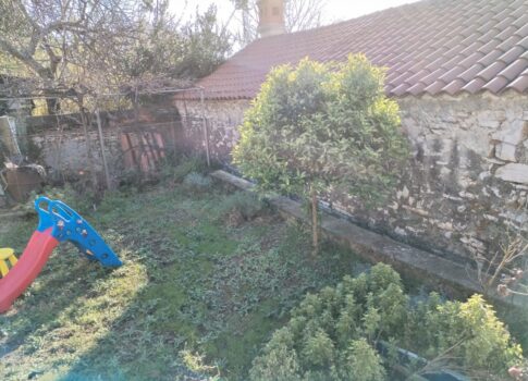 ISZTRIA, PULA - Két apartmanos ház 400 méterre a tengertől!