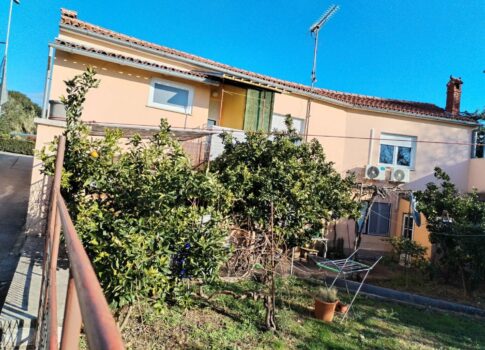 ISZTRIA, PULA - Két apartmanos ház 400 méterre a tengertől!