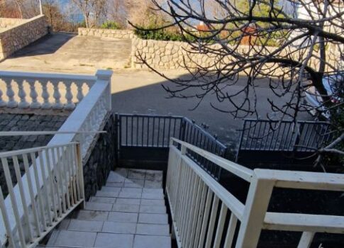 NOVI VINODOLSKI, KLENOVICA - 150m2-es ház tengerre néző kilátással