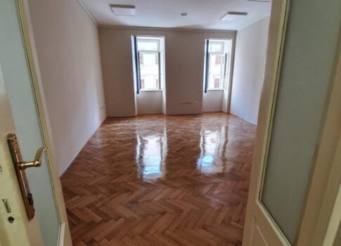 RIJEKA, KÖZPONT - 125 m2, Korzó közelében, 1. emelet!