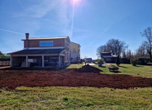 ISZTRIA, LABIN - Ház úszómedencével építés alatt