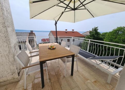 CRIKVENICA, DRAMALJ - Családi ház 120 m-re a tengertől