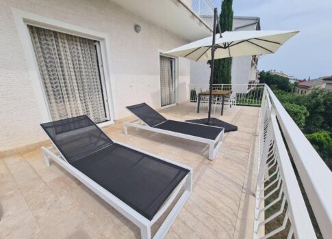 CRIKVENICA, DRAMALJ - Családi ház 120 m-re a tengertől