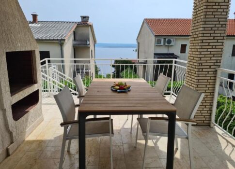 CRIKVENICA, DRAMALJ - Családi ház 120 m-re a tengertől