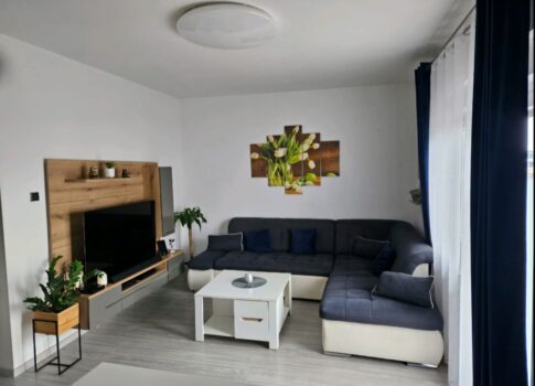 ISZTRIA, PULA - Családi apartman kerttel a központban + további garzonlakás! RITKÁN ELÉRHETŐ HELYSZÍN!