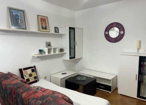ISZTRIA, POREČ - Teraszos apartman remek helyen! Közel a tengerhez!