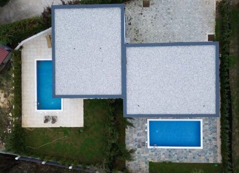 ISZTRIA, ROVINJ - Modern új épület úszómedencével