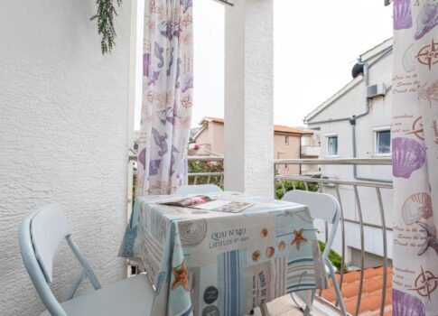 KRK SZIGET, BAŠKA - Bájos apartman erkéllyel