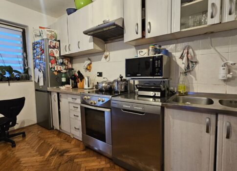 RIJEKA, ČAVLE - 2 hálószoba + nappali egy magánházban, parkoló