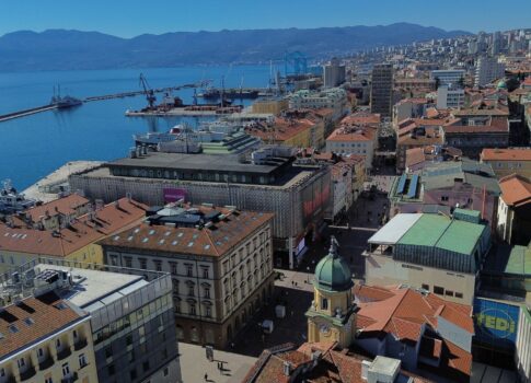 RIJEKA, KANTRIDA - ház egyedülálló helyen, 1. sorban a tengertől, CSAK NÁLUNK