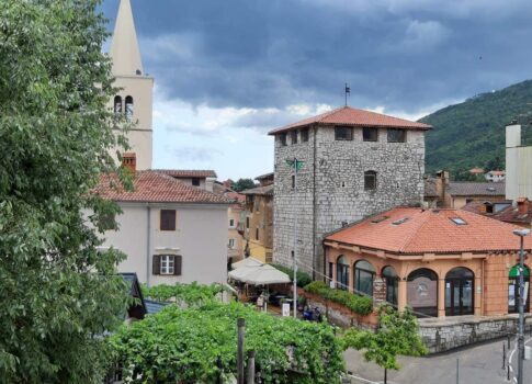 OPATIJA, LOVRAN - 152 m2-es lakás, gyönyörű kilátással, tele potenciállal