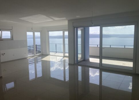 CRIKVENICA, DRAMALJ - Penthouse új épületben, második sorban a tenger felé