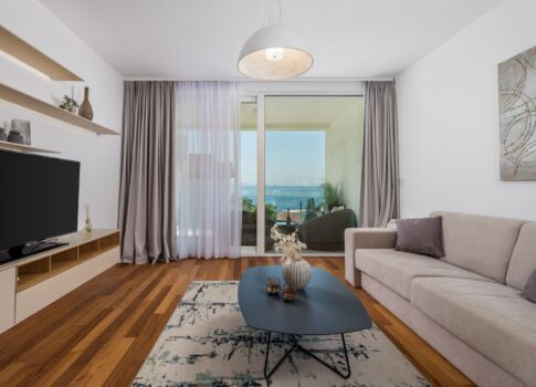 OPATIJA, IČIĆI – modern apartman tetőmedencével egy új épületben, tengerre néző kilátással