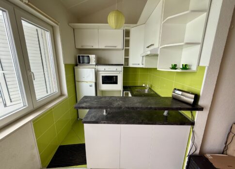 OPATIJA, KÖZPONT - Apartman remek helyen, tengerre néző kilátással!