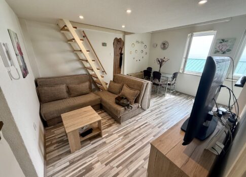 OPATIJA, KÖZPONT - Apartman remek helyen, tengerre néző kilátással!