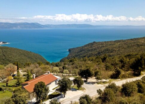 ISZTRIA, RABAC - Ház medencével és kilátással a tengerre