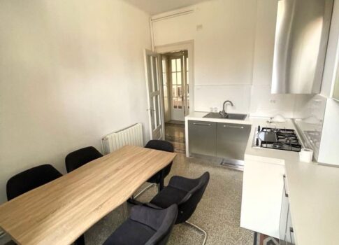 RIJEKA, KÖZPONT - Egyedülálló ingatlan, 260 m2-es lakás remek helyen!